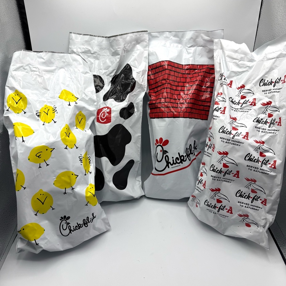 Set of 4 Chick-fil-A Limited Edition Classic Cups – Chance of Golden Fan Cup!
